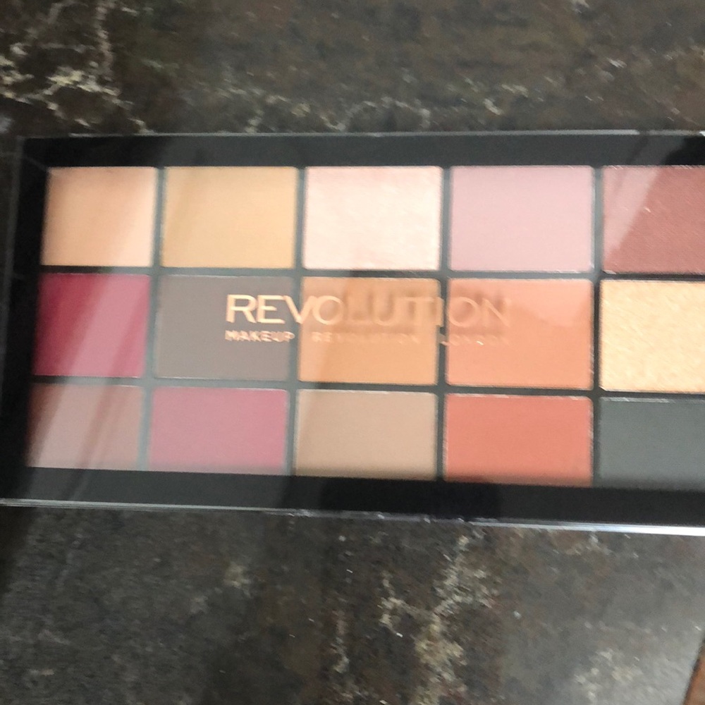 Makeup Revolution Eyeshadow Palette